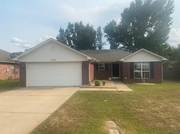 4555 Thompson St, Conway, AR 72034