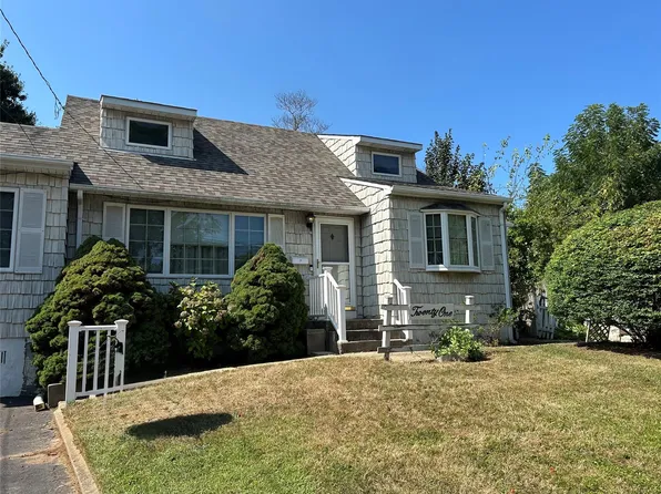 21 Cullen Drive, East Northport, NY 11731