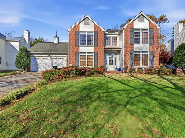 5256 Club Head Rd, Virginia Beach, VA 23455