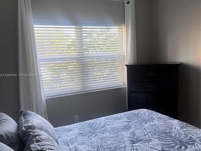 400 N Riverside Dr #214 — Photo 19