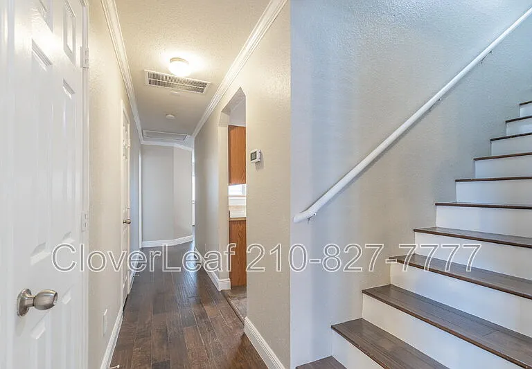 24710 Hickory Mdw — Photo 10