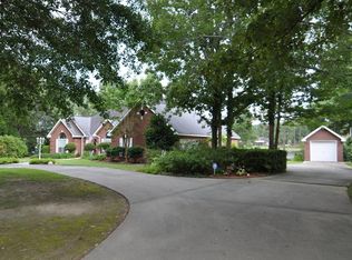 102 Oakwood Ln, Picayune, MS 39466