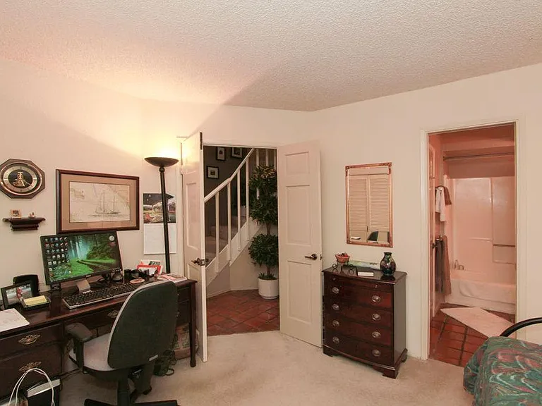 1127 Eureka St #4 — Photo 6