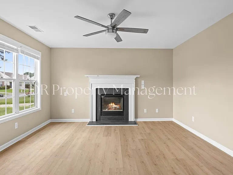 4708 Periwinkle Pl — Photo 3