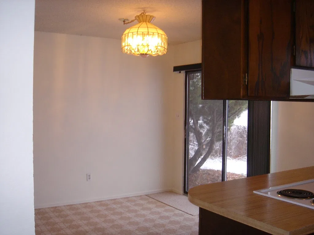 3 bed, 1.0 bath, 2028 sqft, $1,200 — Photo 3