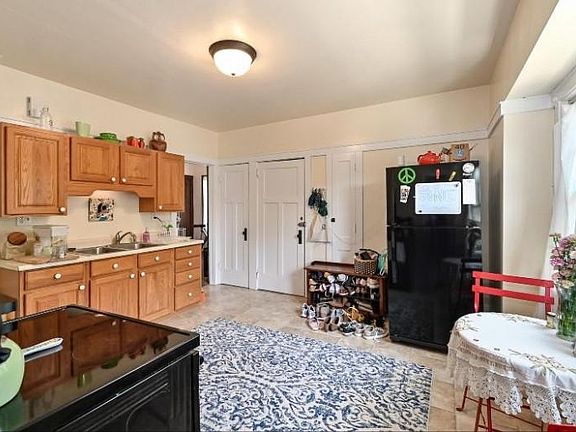 Large eat in kitchen