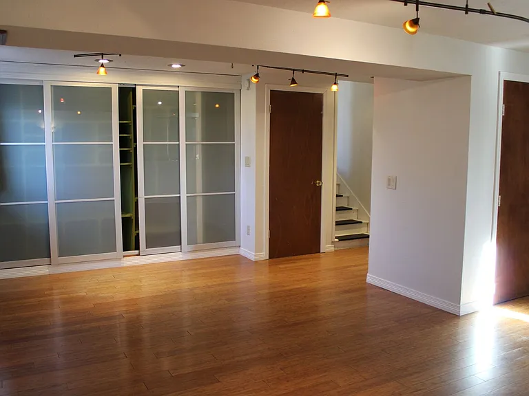 404 N Roosevelt Ave — Photo 8