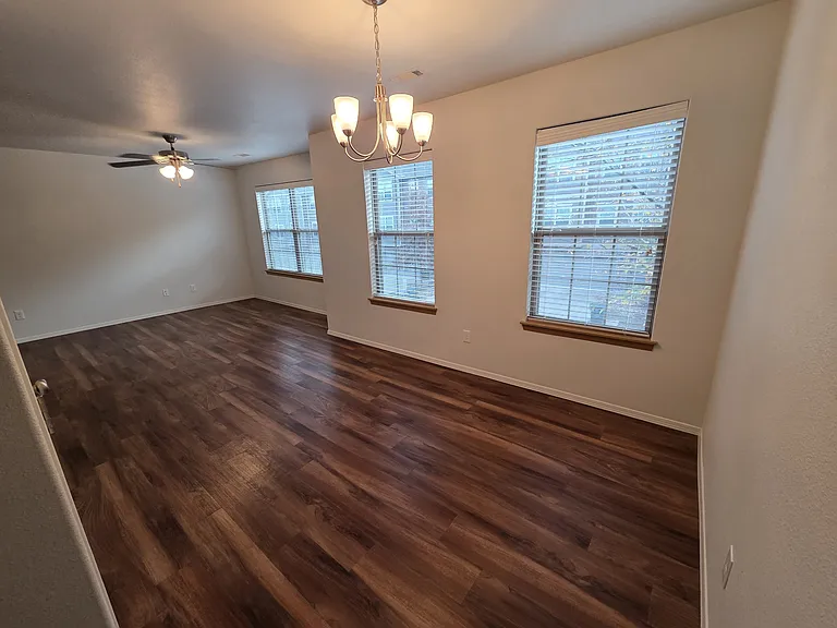 272 S Rolling Woods Way — Photo 10