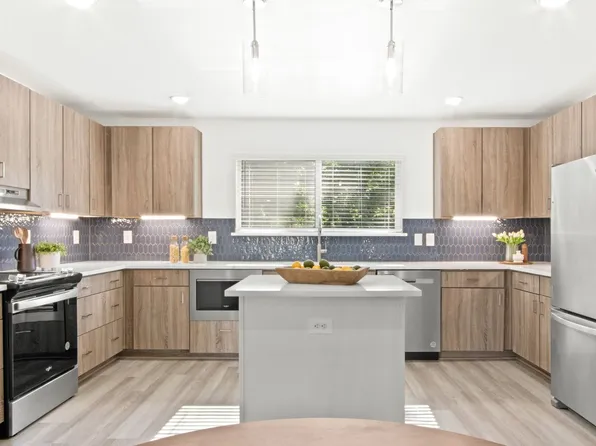 3228 S University Dr, Fort Worth, TX 76109