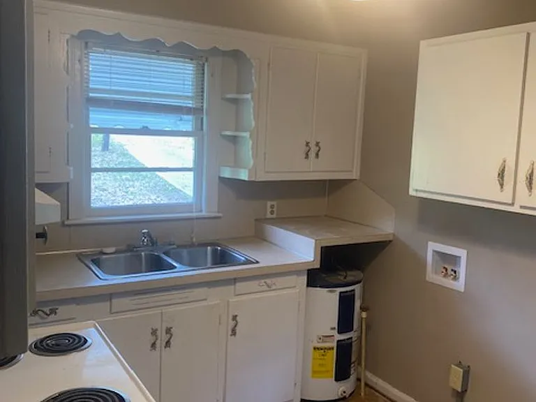 4329 Old Macon Rd — Photo 3