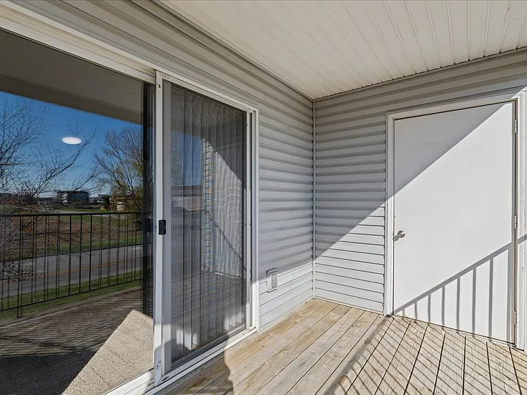 Cross Lake Apartments — Photo 144