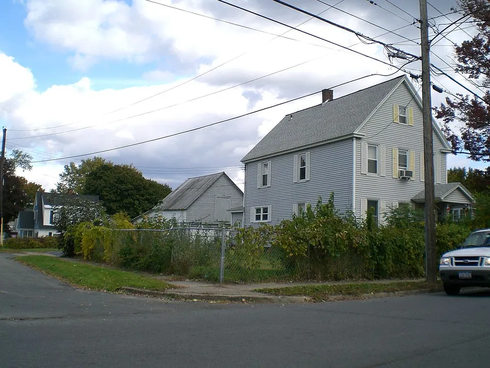 15 Cuthbert St #GARAGES