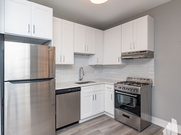 4th image of 3937 N Janssen Ave APT 3W