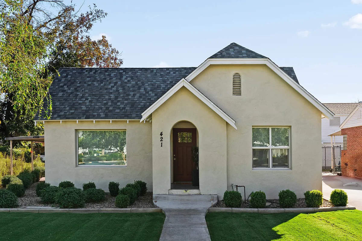 Building Photo - 116 S Lesueur