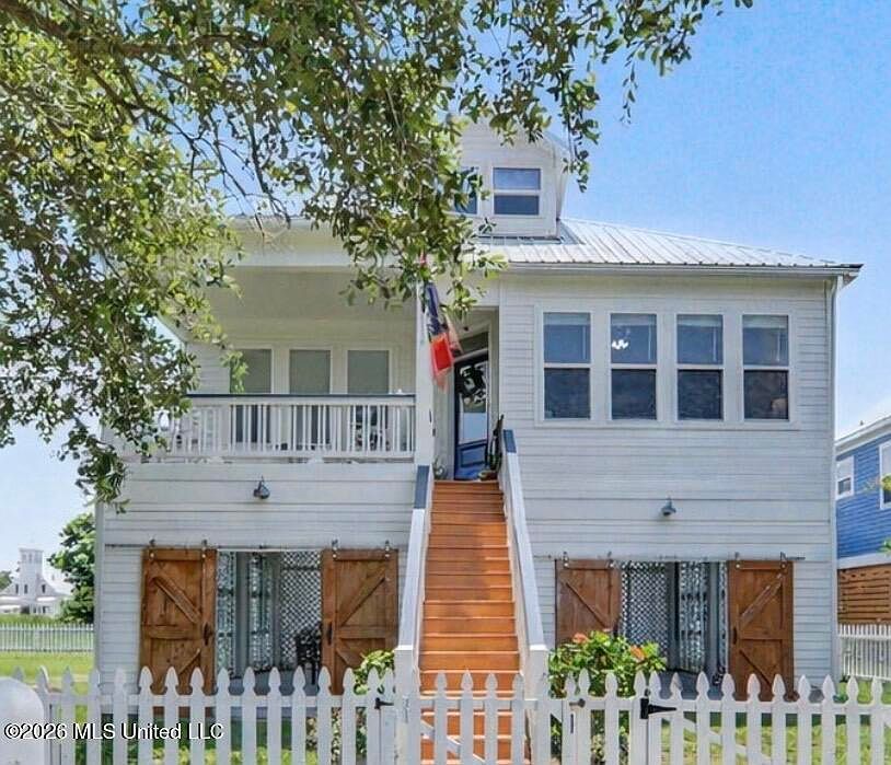1st image of 305 Davis Ave