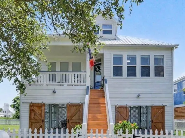 305 Davis Ave, Pass Christian, MS 39571