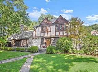 3 Locust Ln, Bronxville, NY 10708