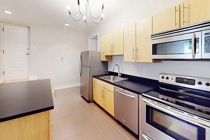Melrose Apartments — Photo 47