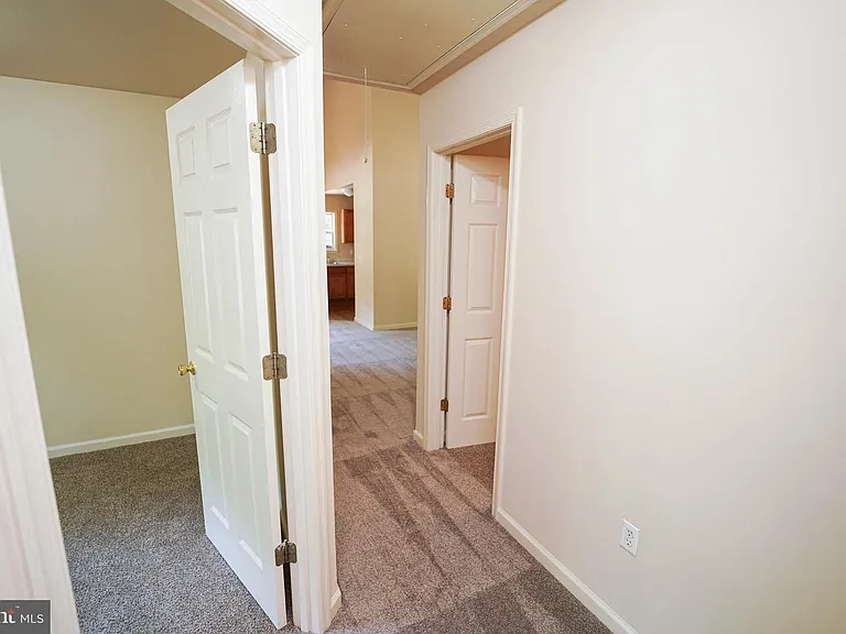 935 Queen Ave — Photo 20
