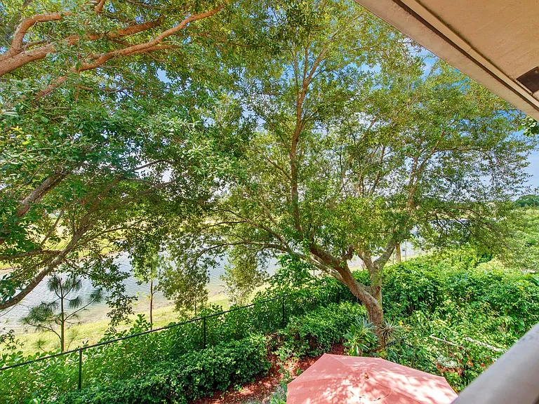 8460 NW 40th St #8460 — Photo 30