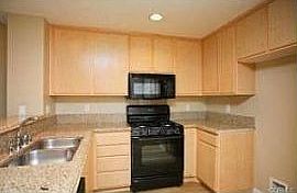 2nd image of 2025 E Crary St
