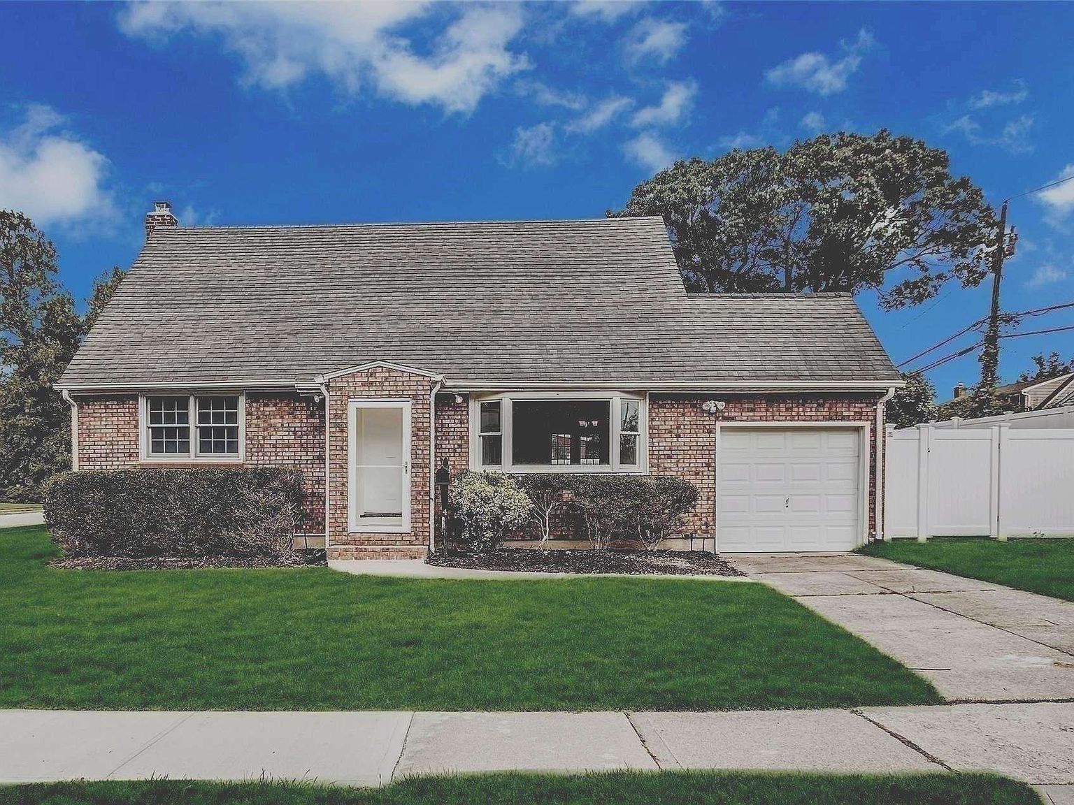 4 Laurel Ct, East Norwich, NY 11732 Zillow