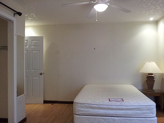 Master Bedroom_angle 1