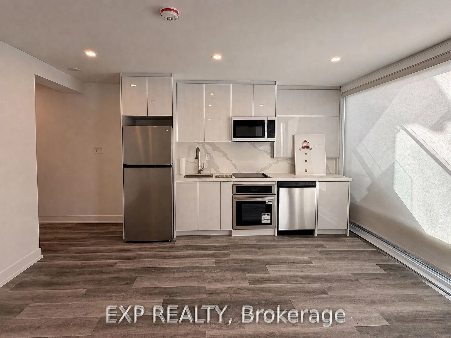 3 bed, $2,500 — Photo 2