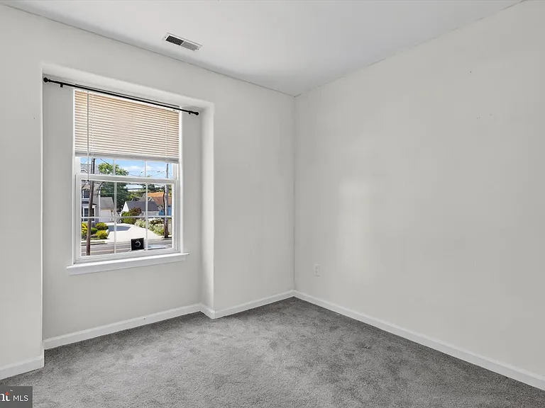 507 S Fairview St — Photo 17