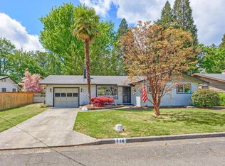 714 SW Cypress St, Grants Pass, OR 97526