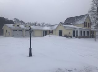 610 S Roth St, Reed City, MI 49677