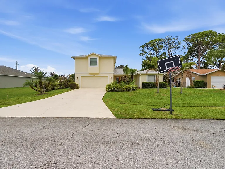 1707 SE Manth Ln — Photo 25