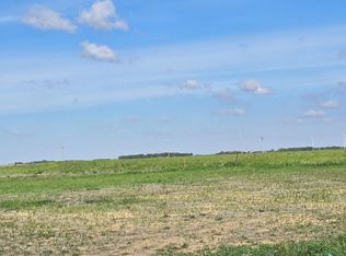 100 Whitster Cir, Hartford, SD 57033