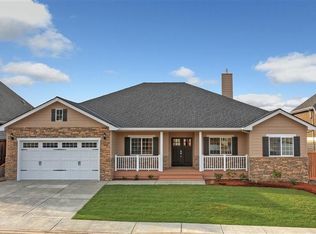 2040 Bluegrass Dr, Central Pt, OR 97502