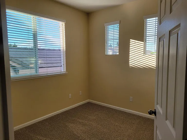 1940 Terracina Cir — Photo 18