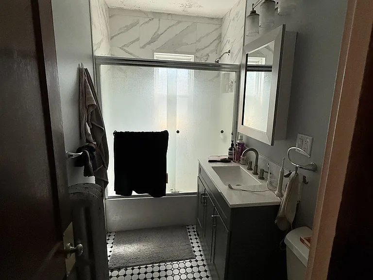 Lewis St — Photo 15