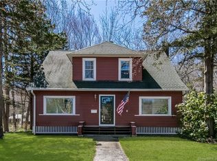 47 North Rd, Waterford, CT 06385