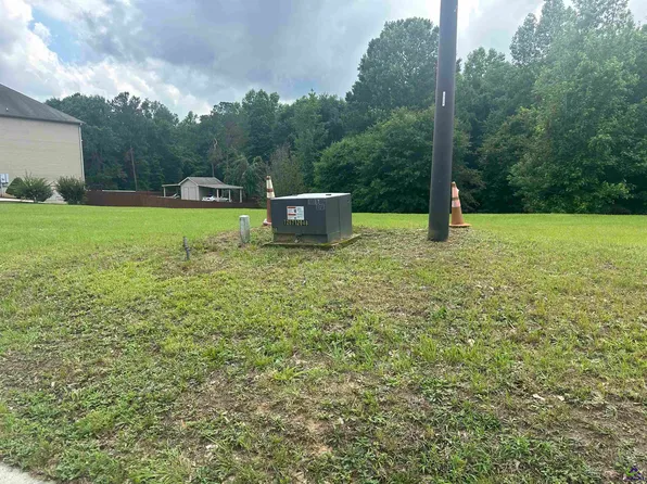 221 Olde Hickory Cir, Bonaire, GA 31005