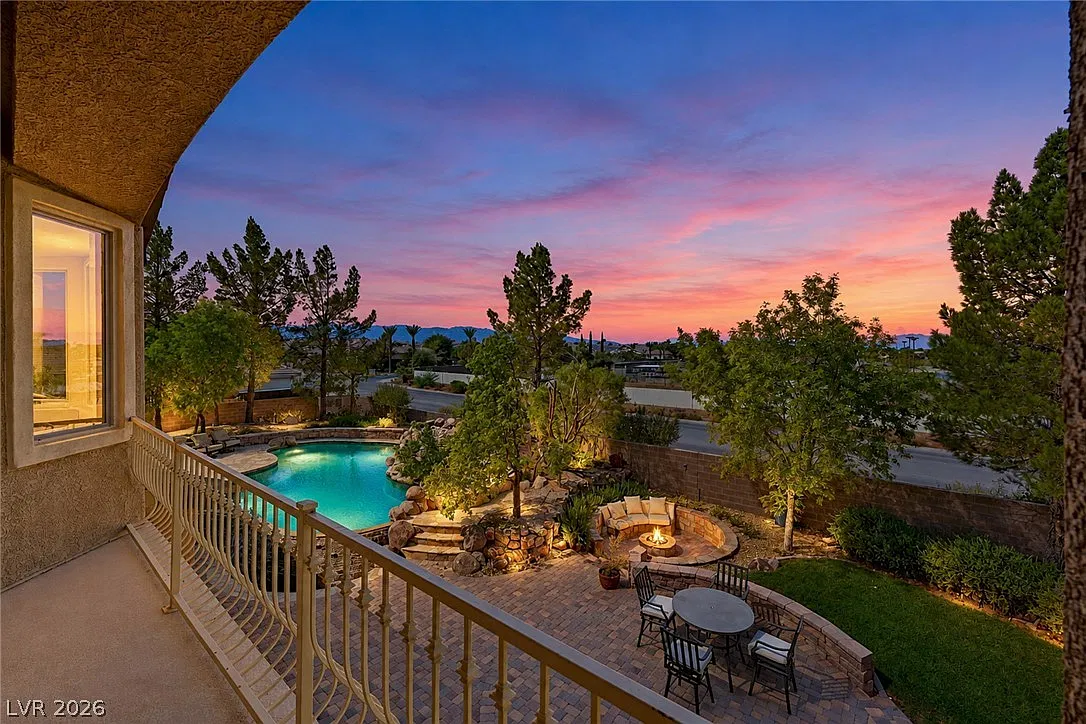 5 bed, 4.5 bath, 5049 sqft, $15,000 — Photo 1