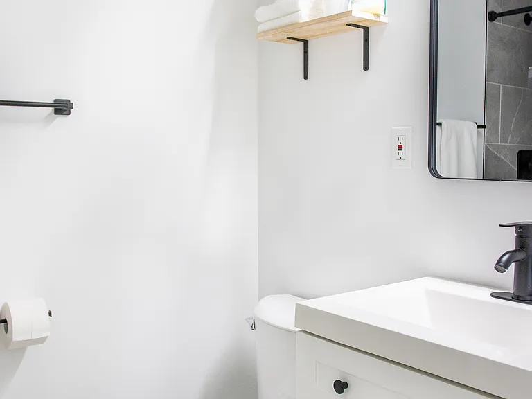 3209 Waltham Ave — Photo 13
