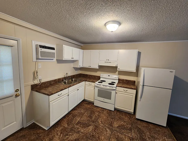3008 Sherrill Ave #G — Photo 6