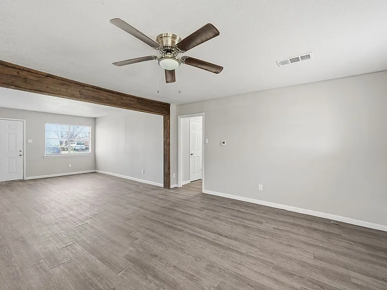 2721 Ash Park Dr — Photo 12