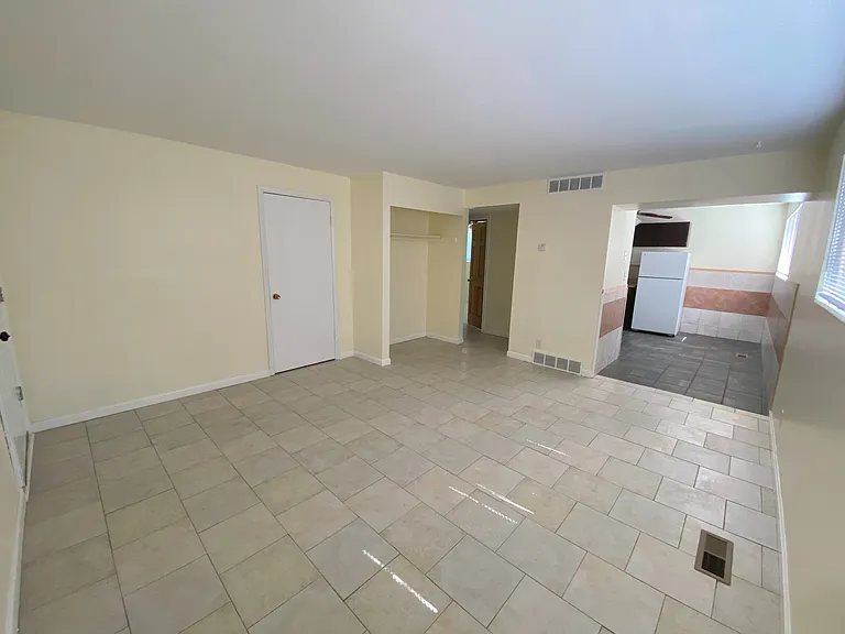 1216 W Pacific Ave — Photo 10