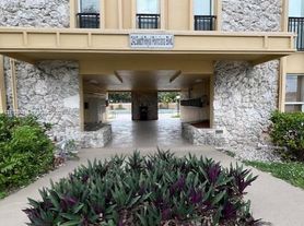 241 S Royal Poinciana Blvd, Miami Springs, FL