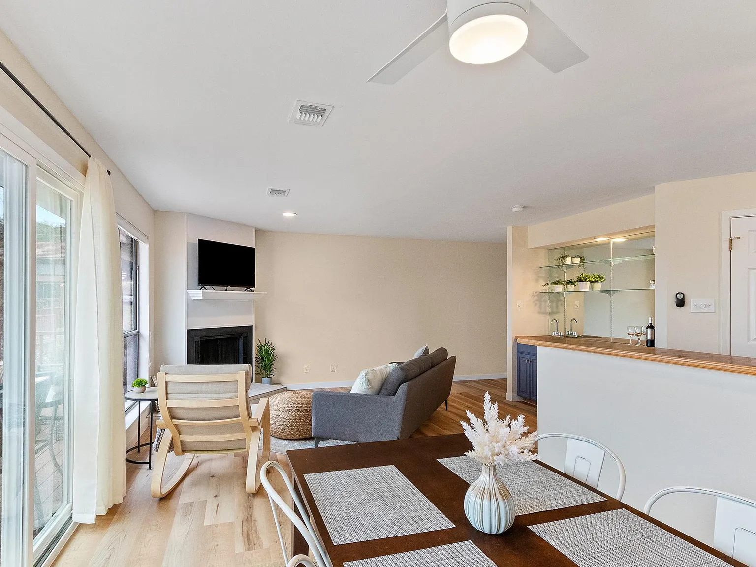 116 Campbell Dr — Photo 4