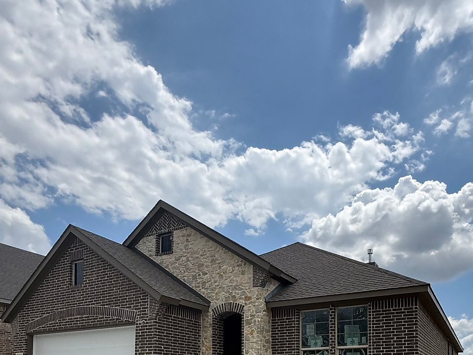 1st image of 820 Elmstead Dr