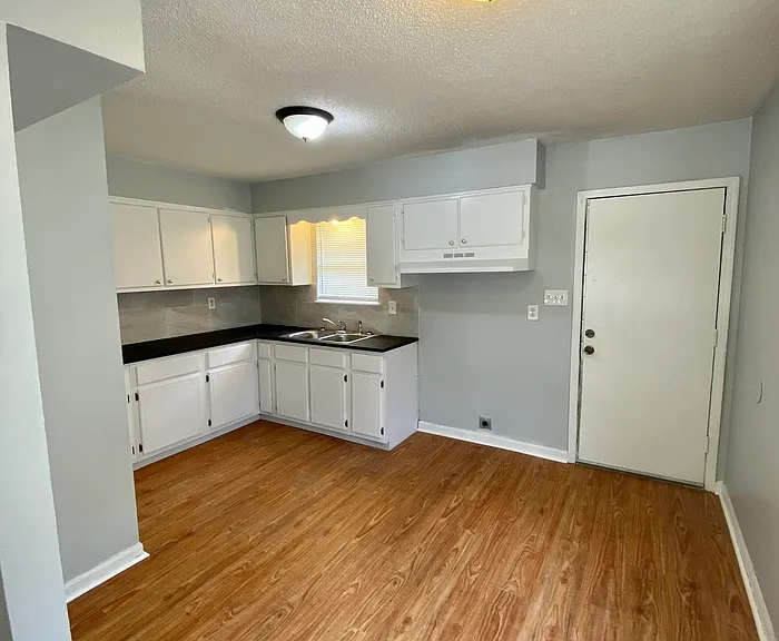3715 Bluff Wood Dr — Photo 3