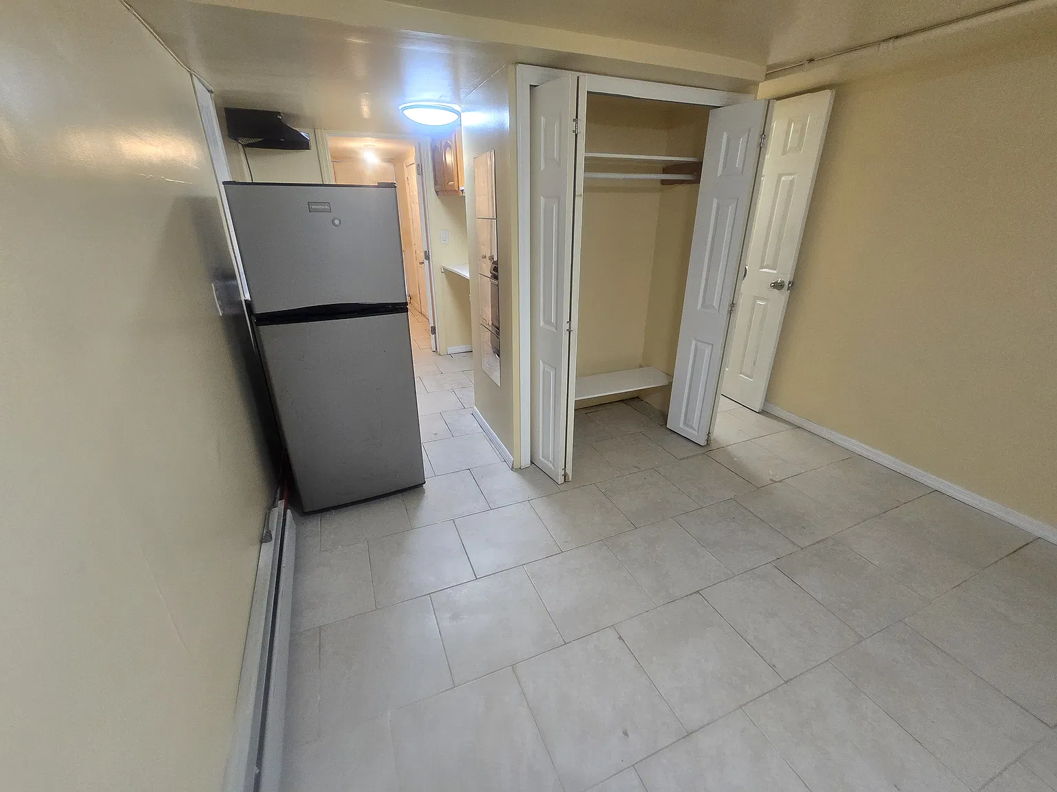 Studio, $1,200 — Photo 1