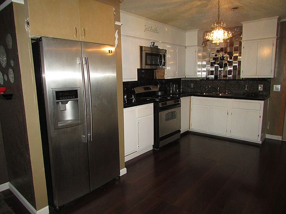 5th image of 1006 E Cleveland St