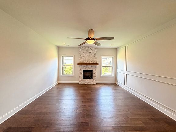 4th image of 210 Bexley Way
